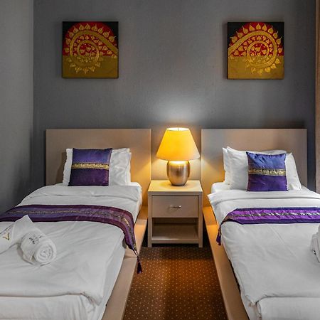 Andrassy Thai Hotel Budapest Luaran gambar